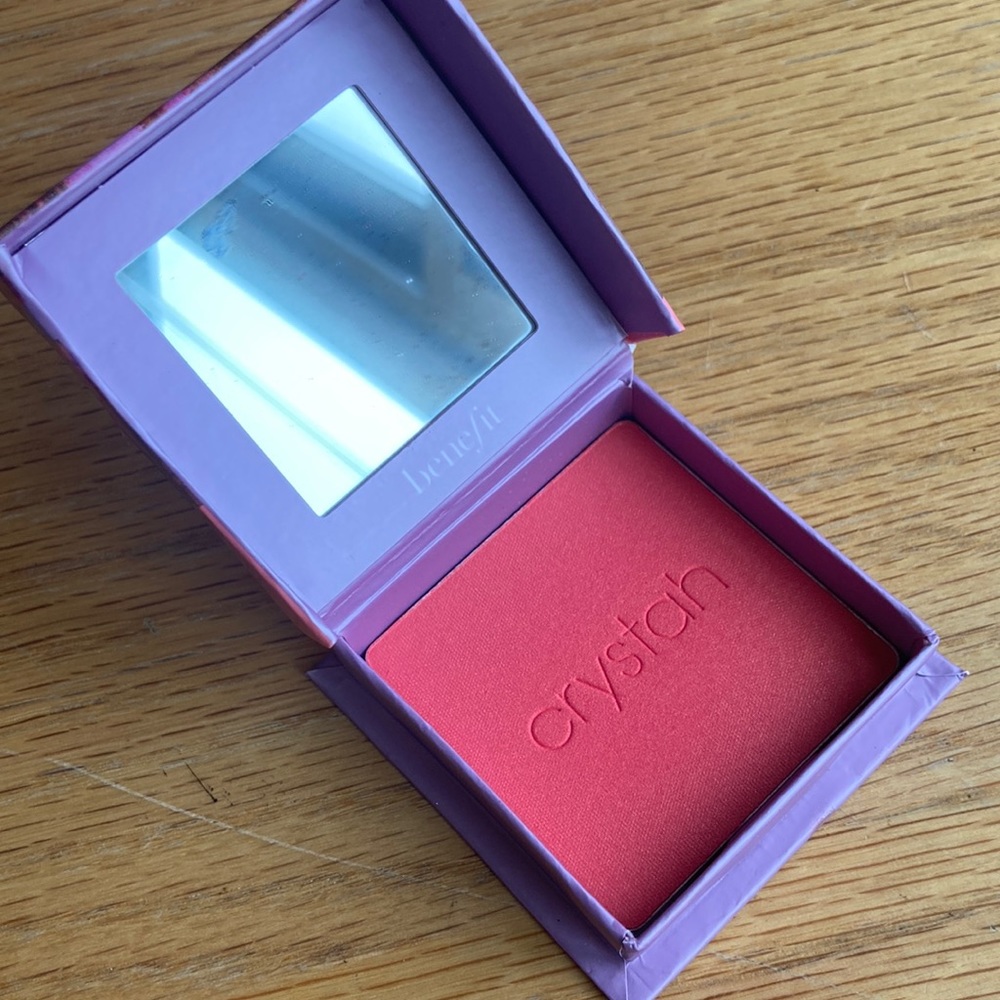 benefit crystah blush